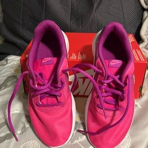 Girls brand new Nike sneakers